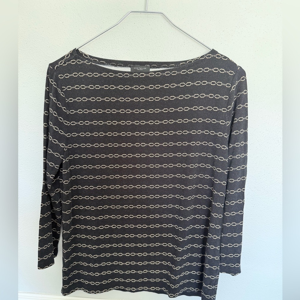 ANN TAYLOR FACTORY 3/4 SLEEVE BOATNECK Pullover Small‎ Black Chain Link Pattern
